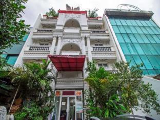Reddoorz Plus @ Guntur Raya Setiabudi Jakarta Room photo