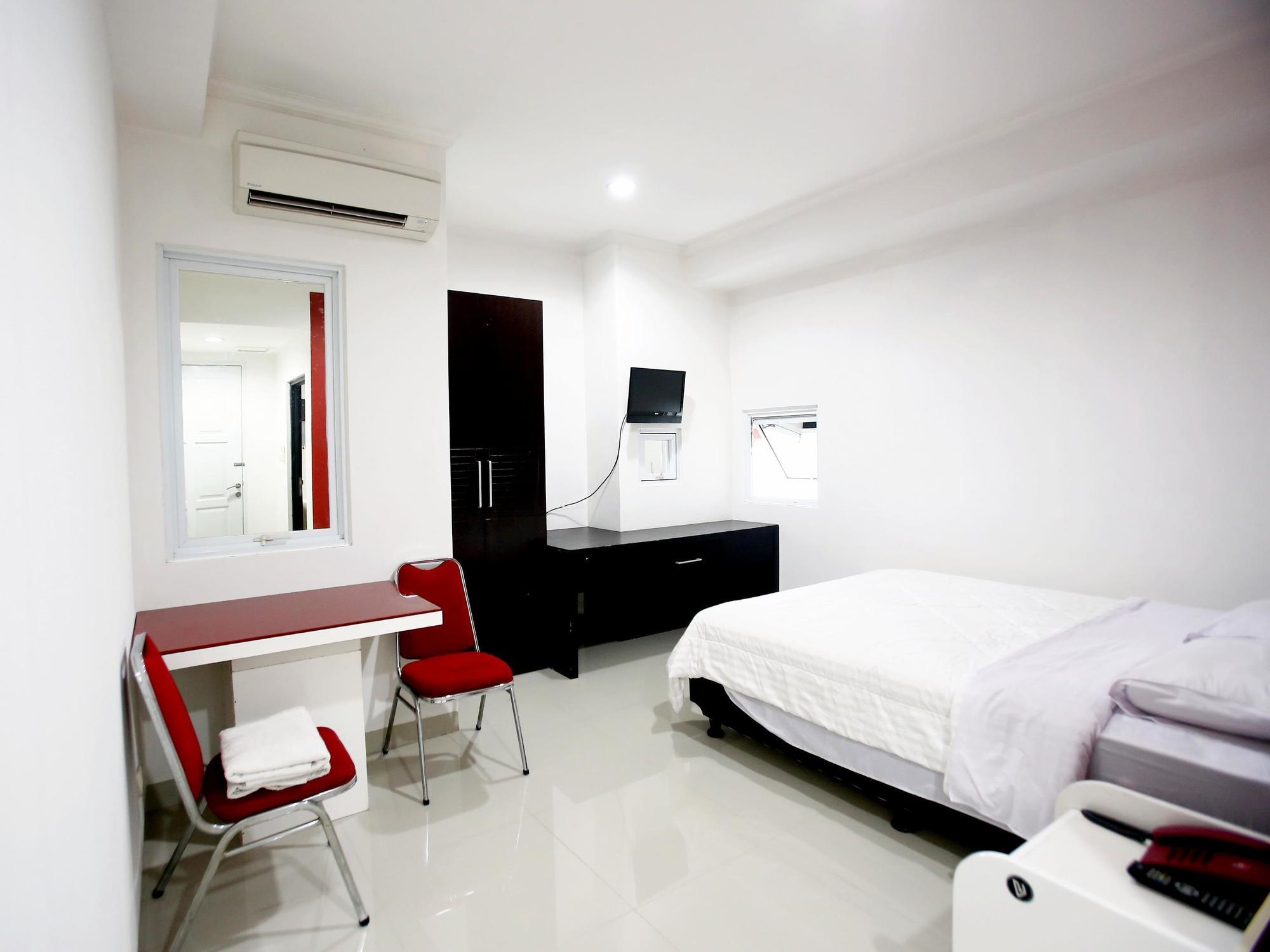 Reddoorz Plus @ Guntur Raya Setiabudi Jakarta Exterior photo