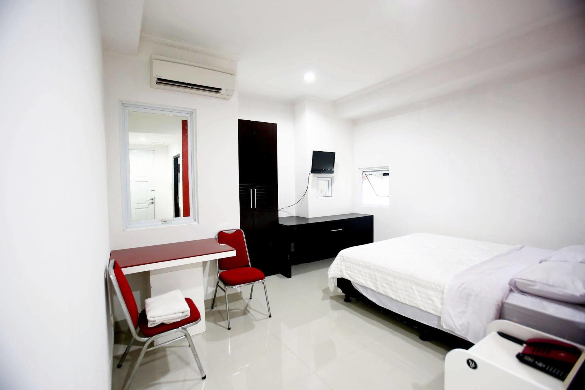 Reddoorz Plus @ Guntur Raya Setiabudi Jakarta Exterior photo