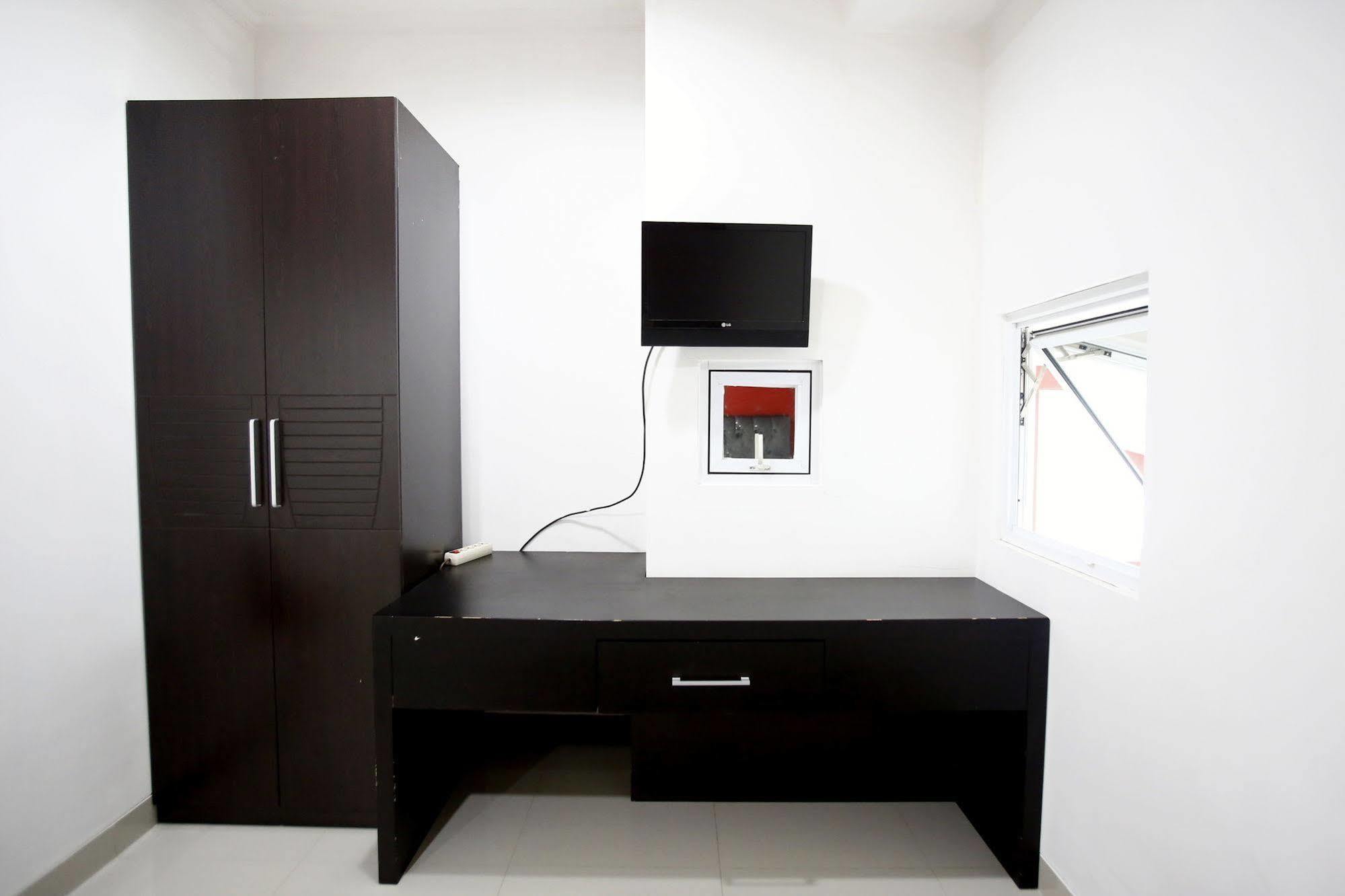 Reddoorz Plus @ Guntur Raya Setiabudi Jakarta Exterior photo