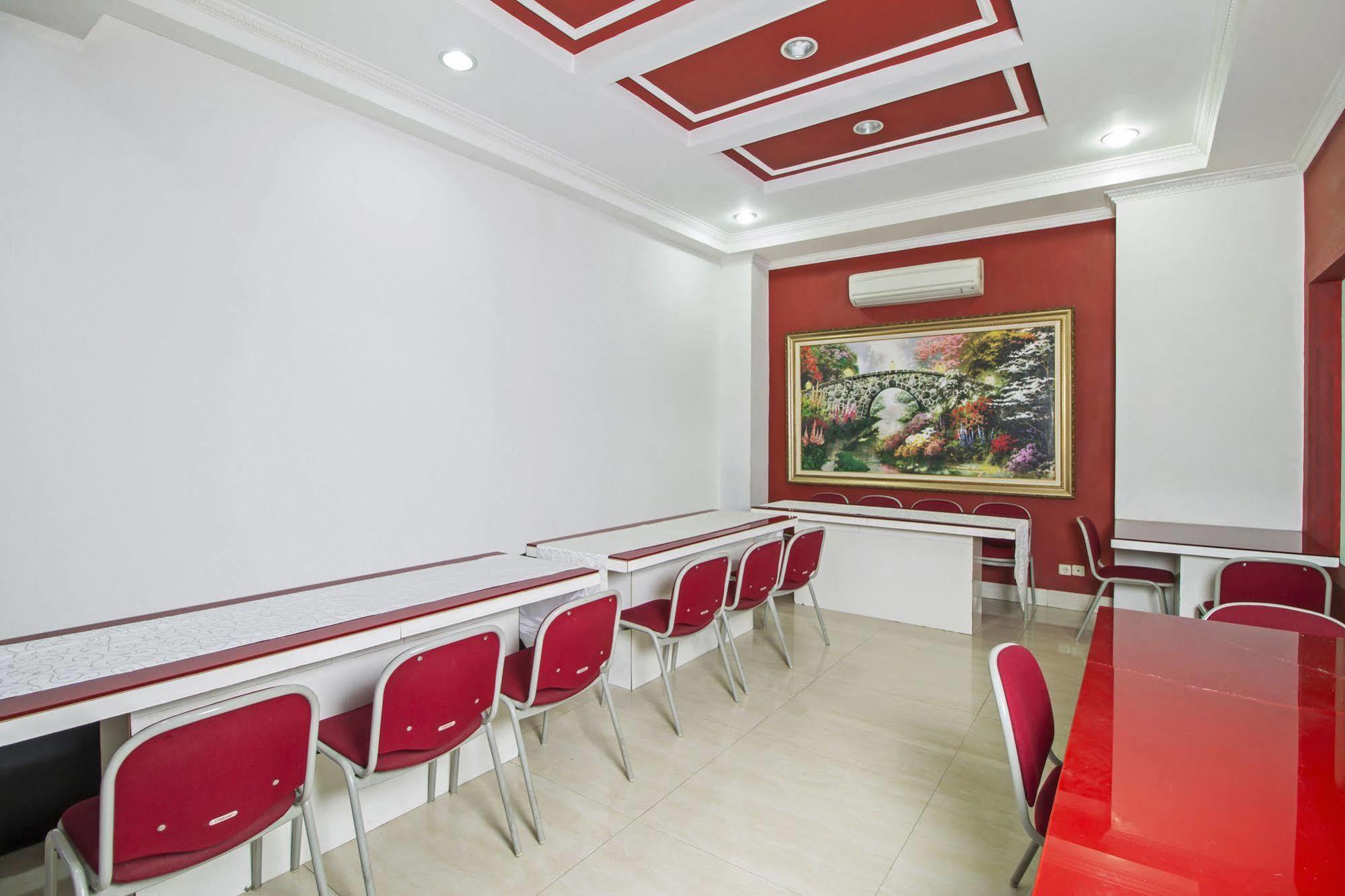 Reddoorz Plus @ Guntur Raya Setiabudi Jakarta Exterior photo