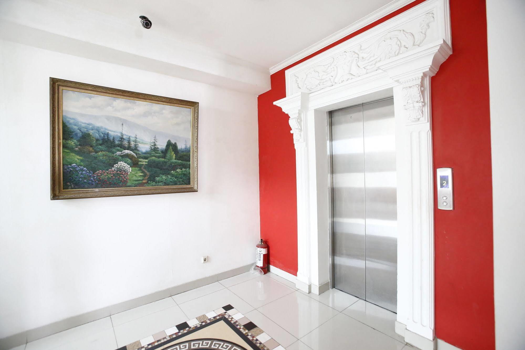 Reddoorz Plus @ Guntur Raya Setiabudi Jakarta Exterior photo